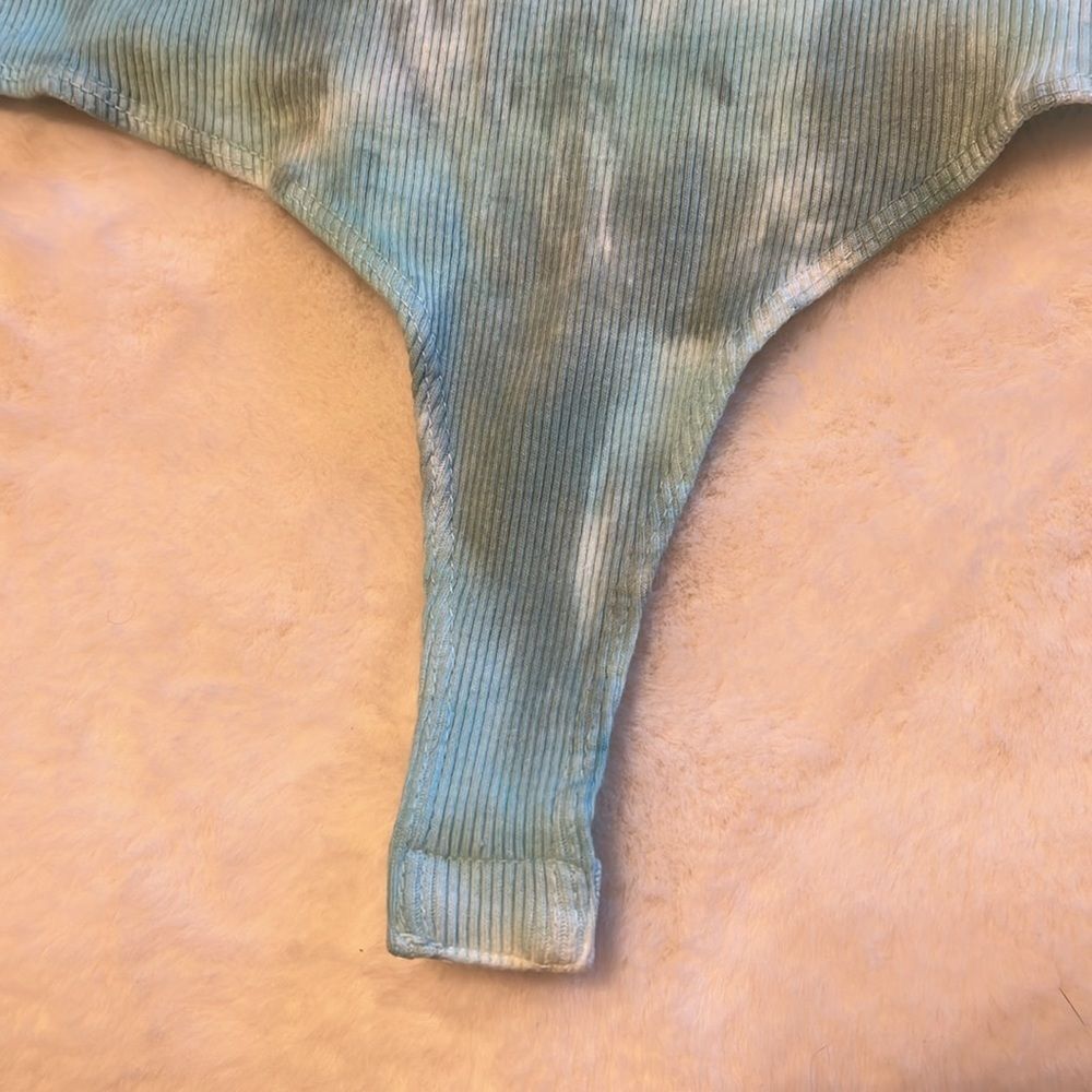 New! Lovers and Friends Bradley Bodysuit Teal Green Tie Dye Size XS - Picture 5 of 12